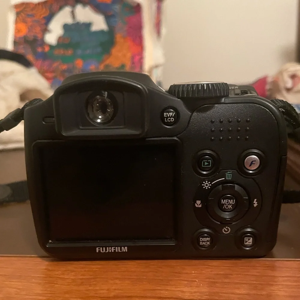 “Fujifilm” FinePix S5700 / FinePix S700